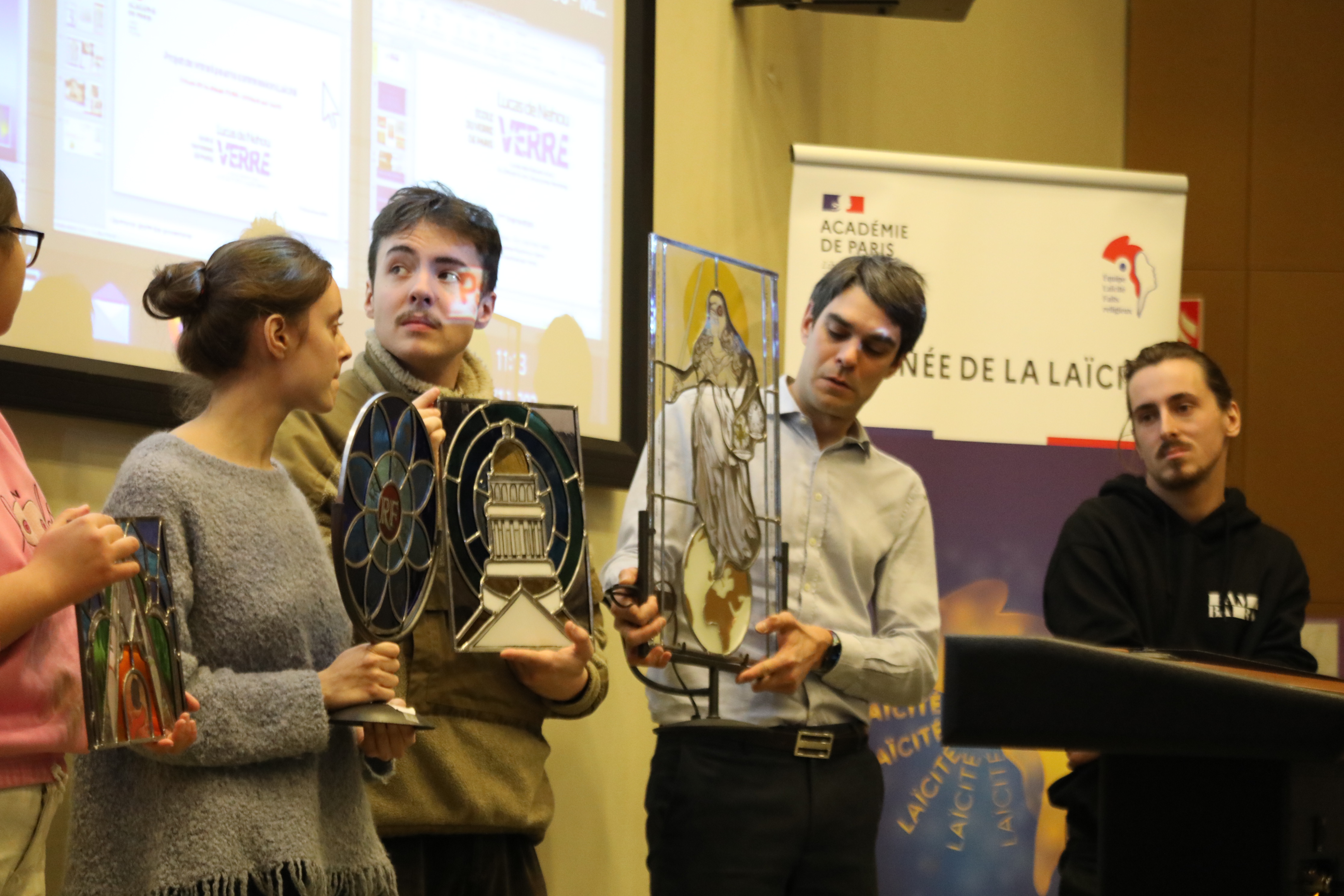 Second groupe d'élèves du lycée Lucas de Nehou présentant leurs travaux à la Journée de la laïcité 2022