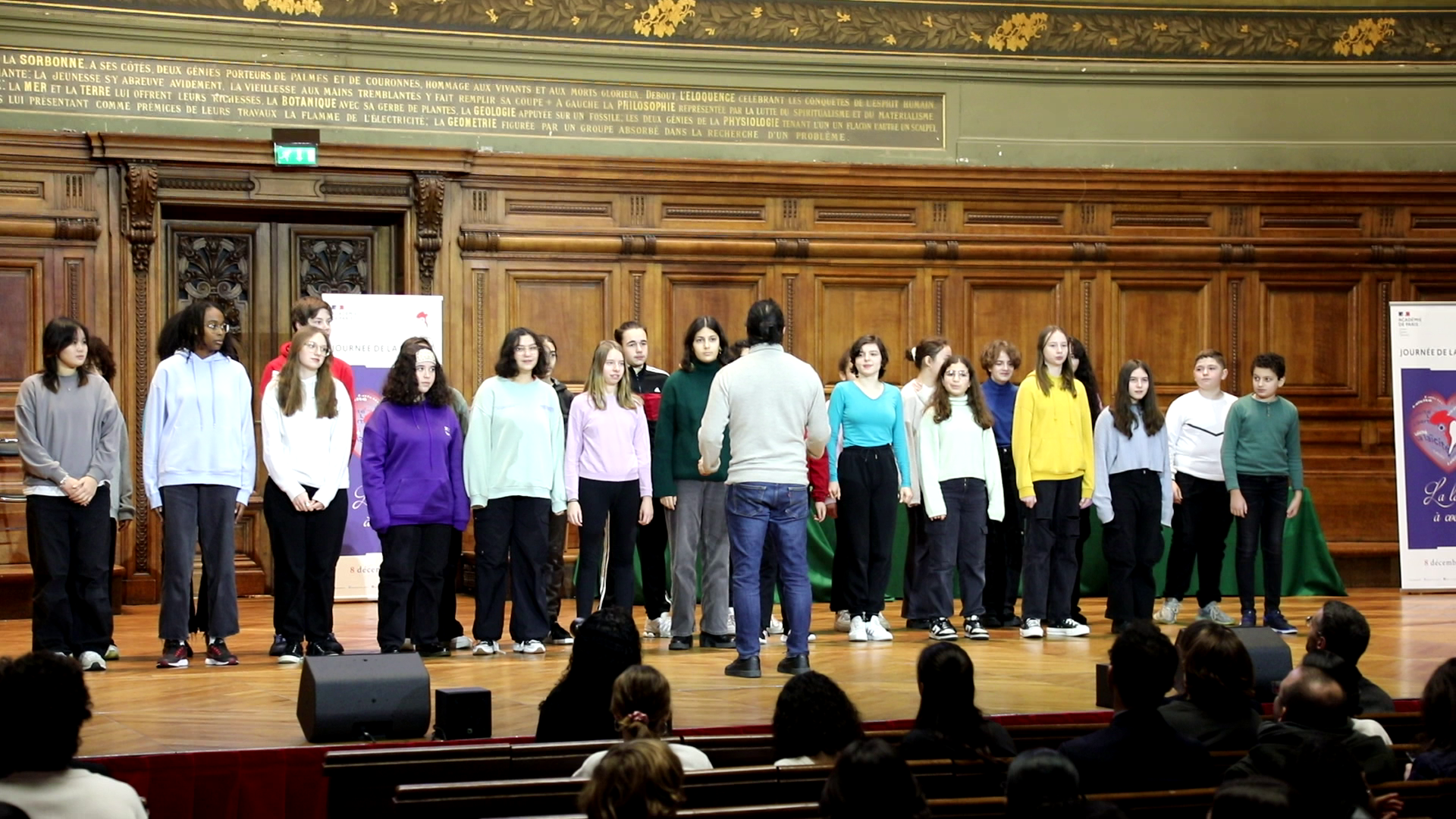 Les élèves de la chorale du collège Léon Gambetta à la fâte de la laïcité 2023