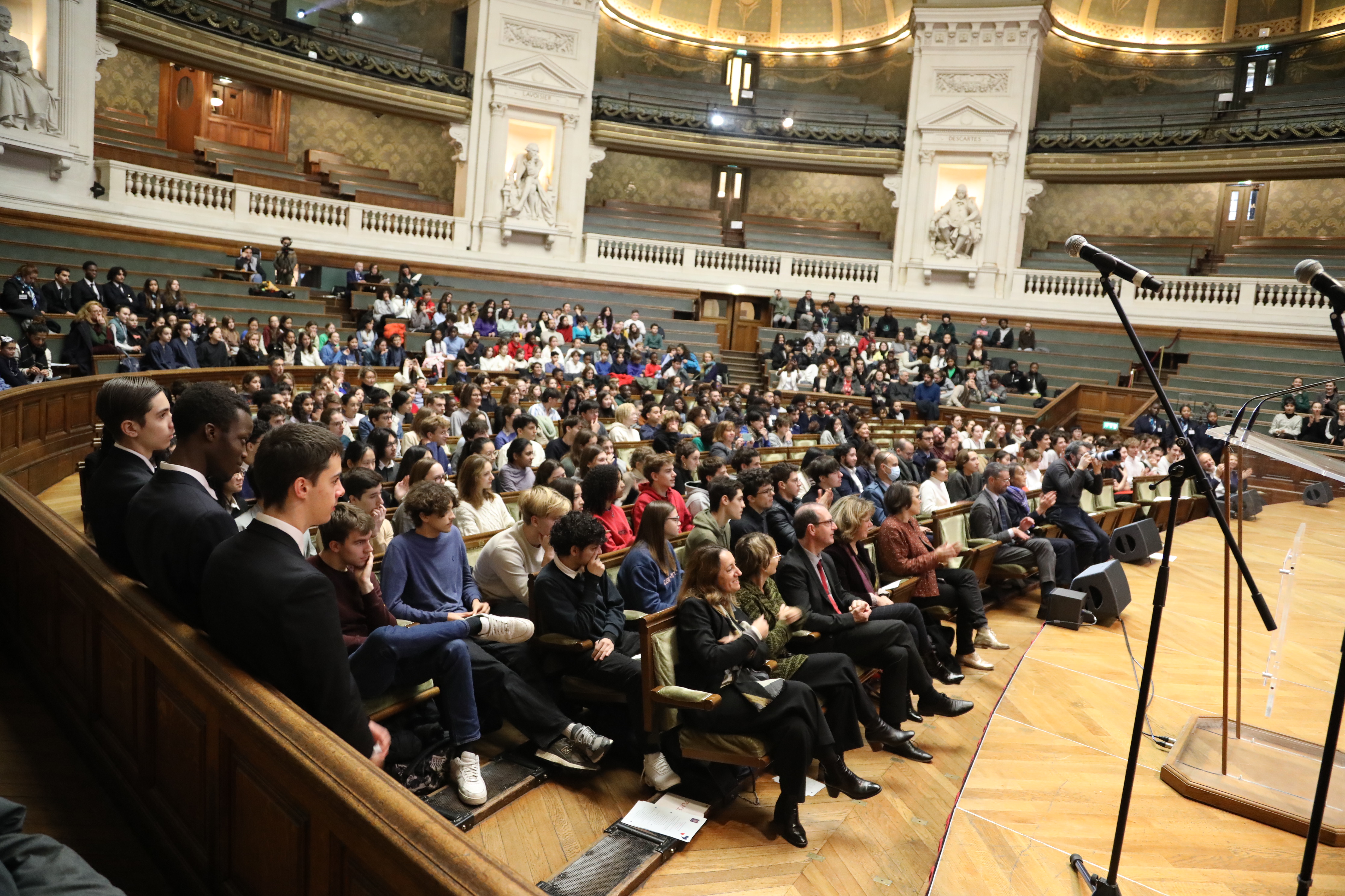 Le public dans le grand amphithéâtre de la Sorbonne à la fête de la laïcité 2023