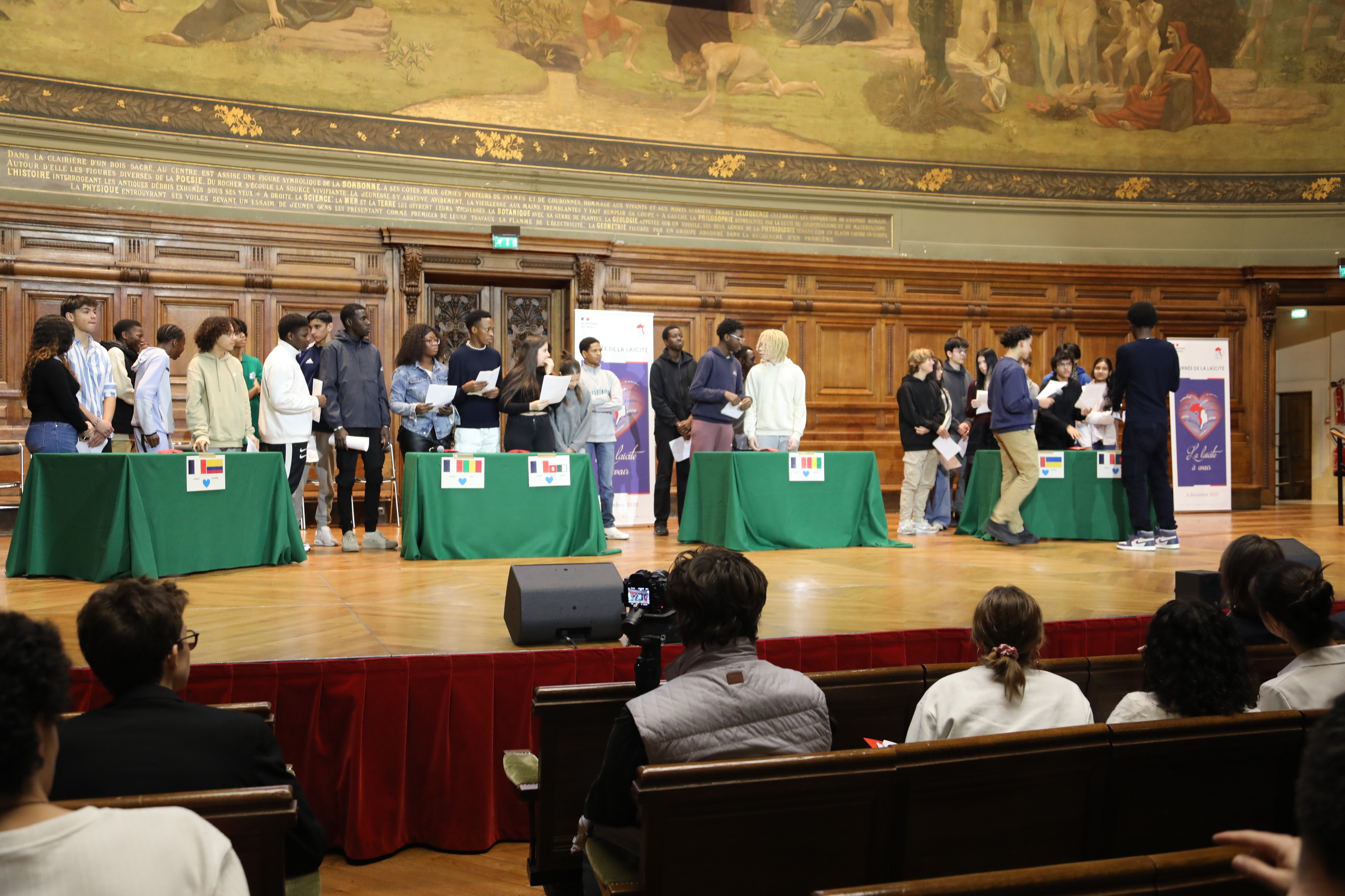 Les élèves d'Upe2a du lycée Marcel Deprez et de 2de du lycée Diderot à la fête de la laïcité 2023