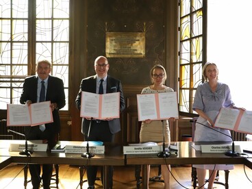 Les trois recteurs de la région académique Île-de-France se sont réunis pour signer une convention pour réaffirmer leur ambition commune en terme d'inclusion scolaire des enfants en situation de handicap. 